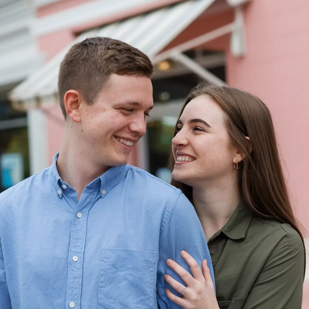 Connect with bisexual singles online in Sugar Land, Texas for fun dating and exciting hookups!